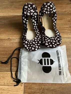 Storehouse Flats Furry Friends Paw Print shoes size 11  like new 🐾